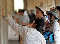 重慶租車_旅游商務會議婚慶租車服務-重慶尊呈汽車租賃有限公司